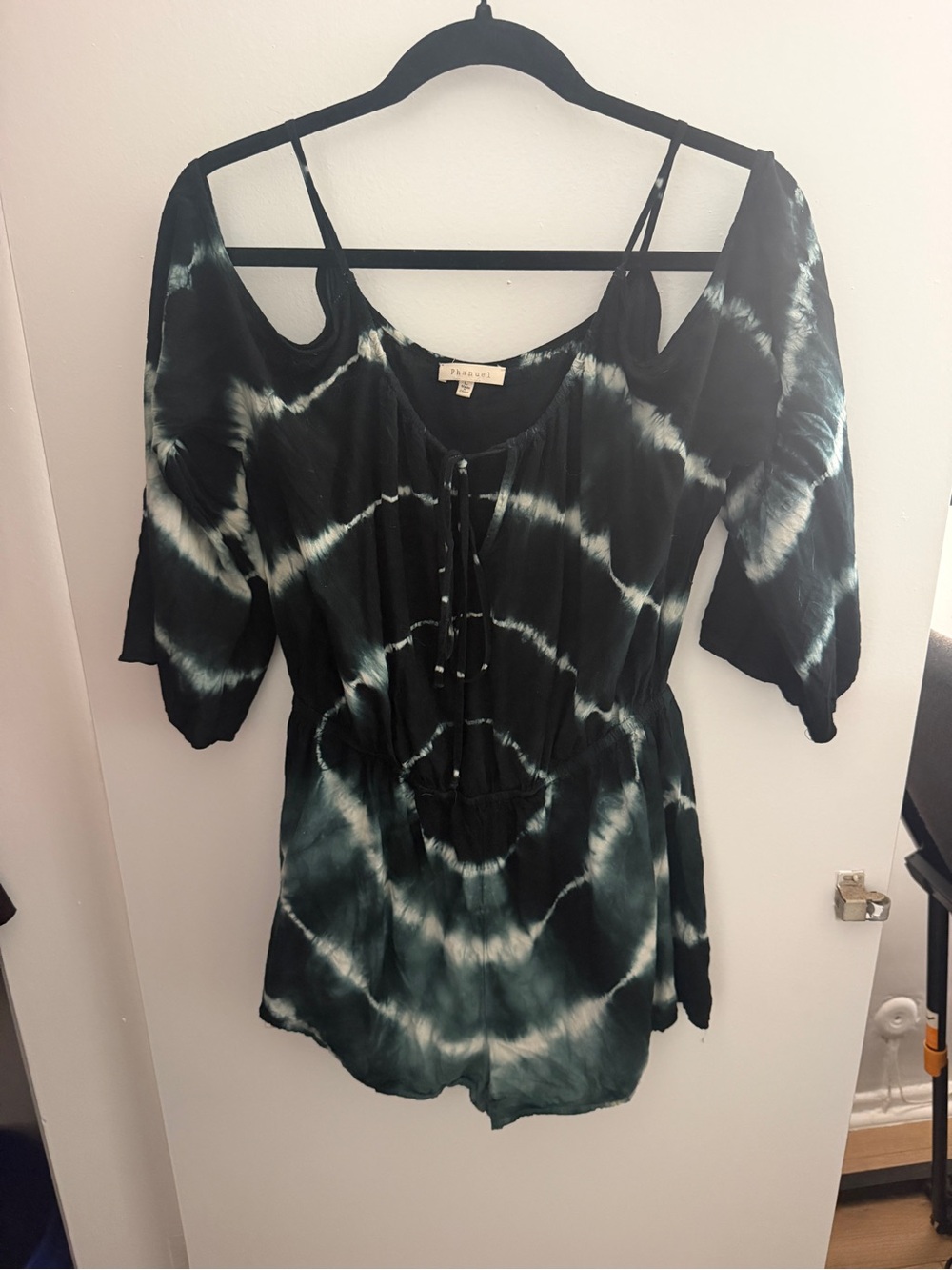 Charcoal Tie-Dye Cold-Shoulder Women's Romper
